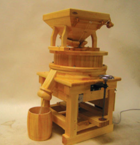 使用製粉機 – 素材舎製粉所